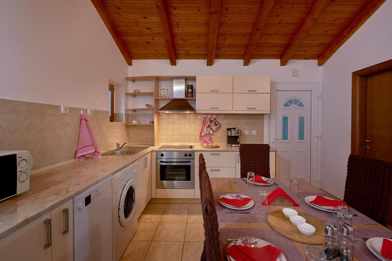 Apartman Kati Prcanj Bagian luar foto