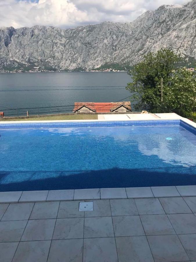 Apartman Kati Prcanj Bagian luar foto