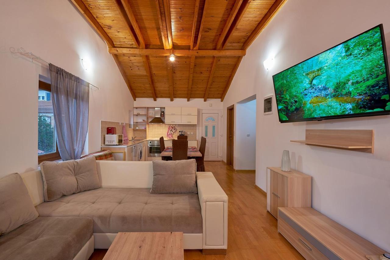 Apartman Kati Prcanj Bagian luar foto