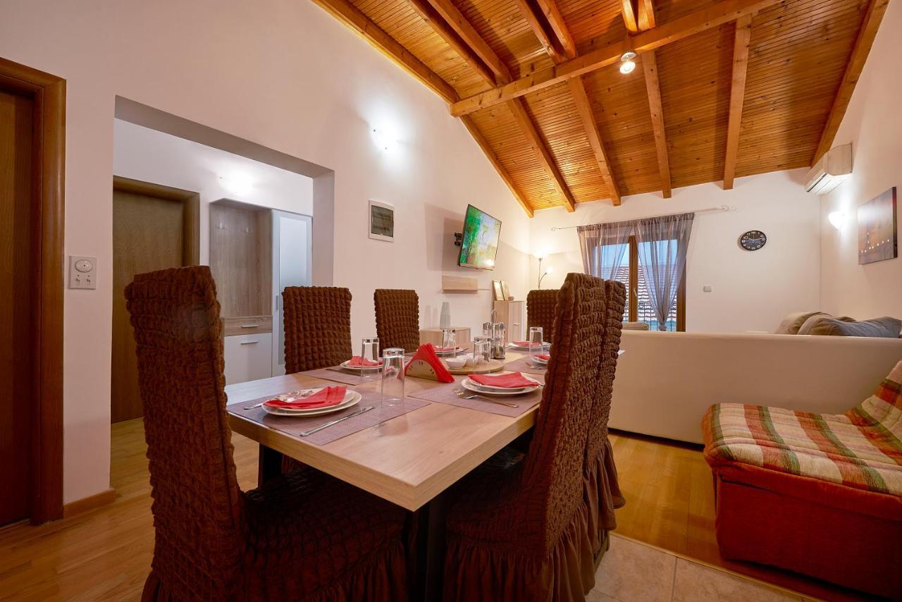 Apartman Kati Prcanj Bagian luar foto