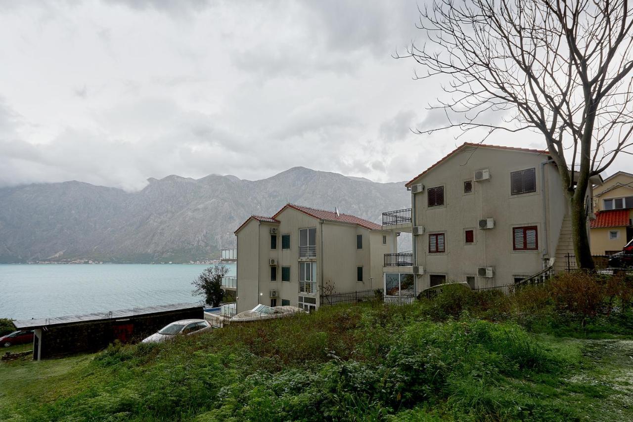 Apartman Kati Prcanj Bagian luar foto