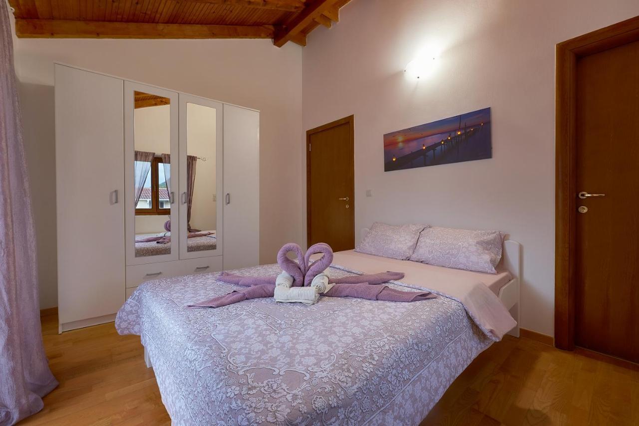 Apartman Kati Prcanj Bagian luar foto